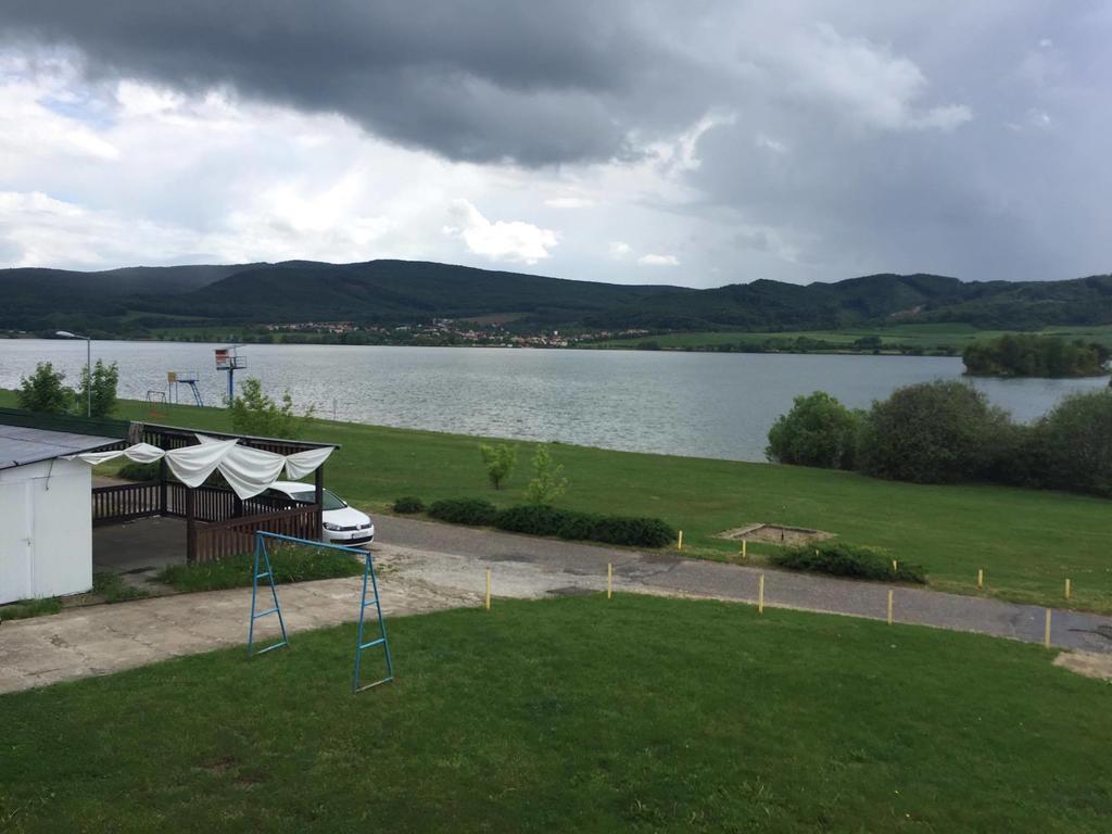 Turisticka Ubytovna Hotel Divin Exterior photo